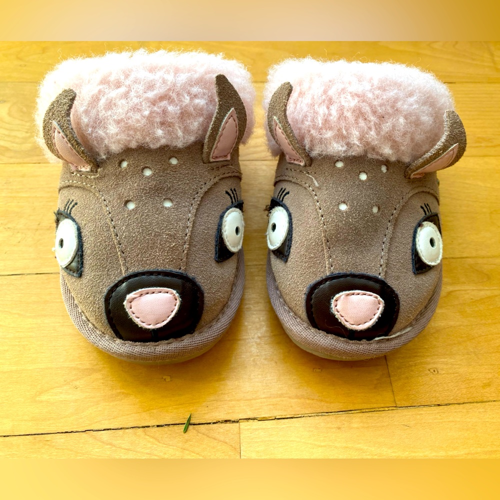 Emu Australia kids slippers size K11